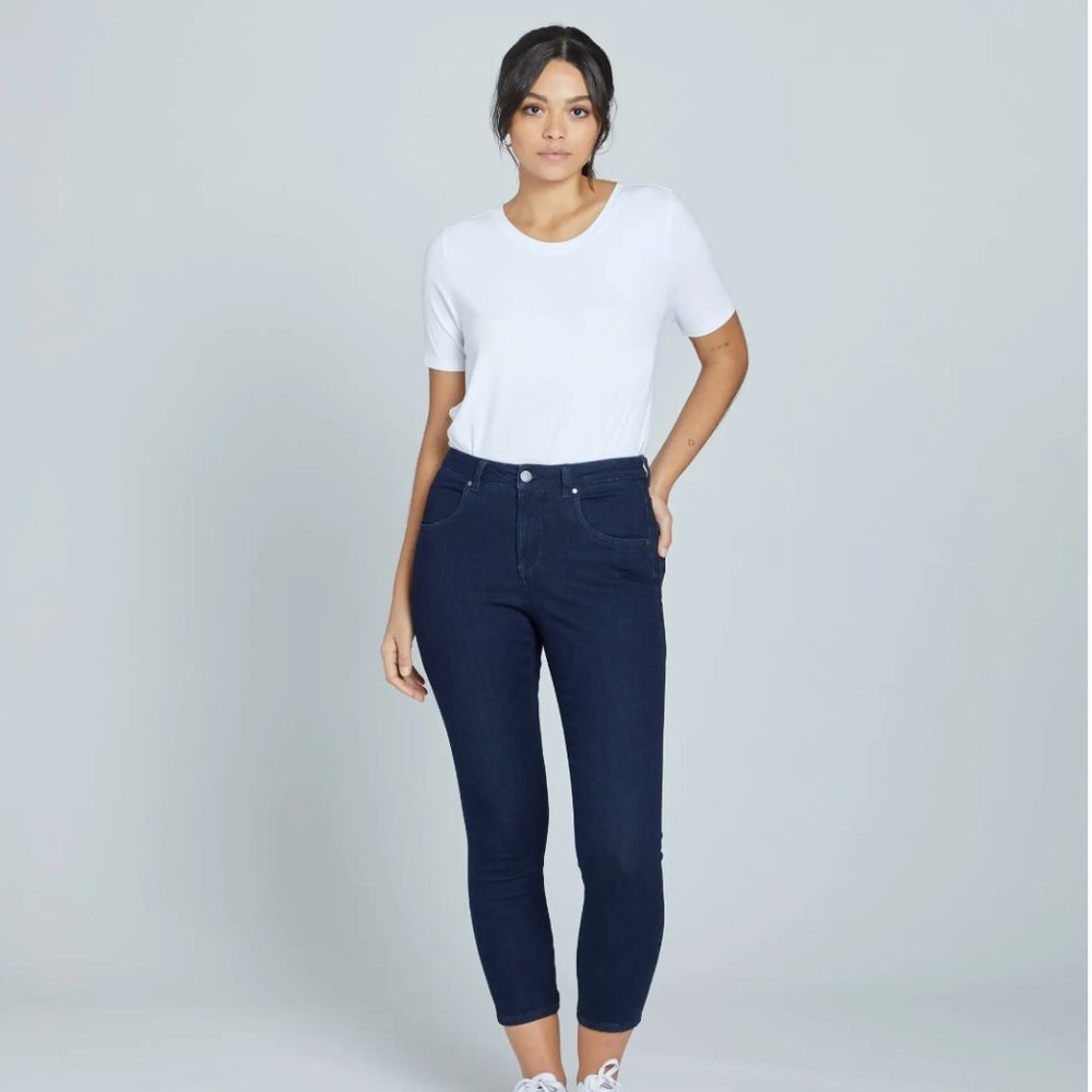 Universal Standard Seine Skinny Jeans 27" inseam in Dark Indigo